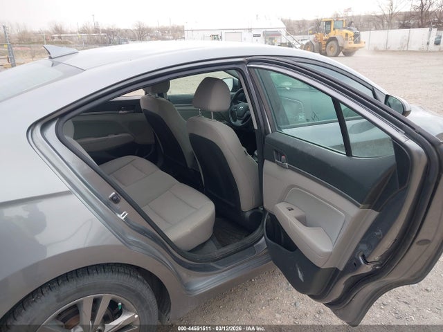 HYUNDAI ELANTRA SEL - 8