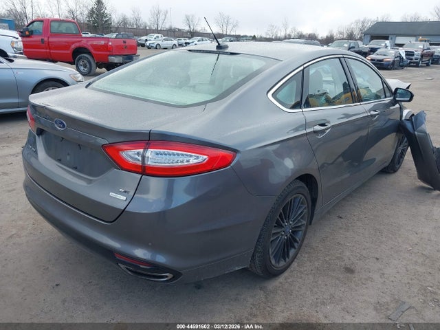 FORD FUSION SE - 4