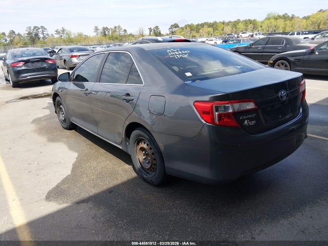 TOYOTA CAMRY - 3