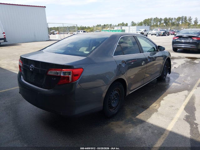 TOYOTA CAMRY - 4