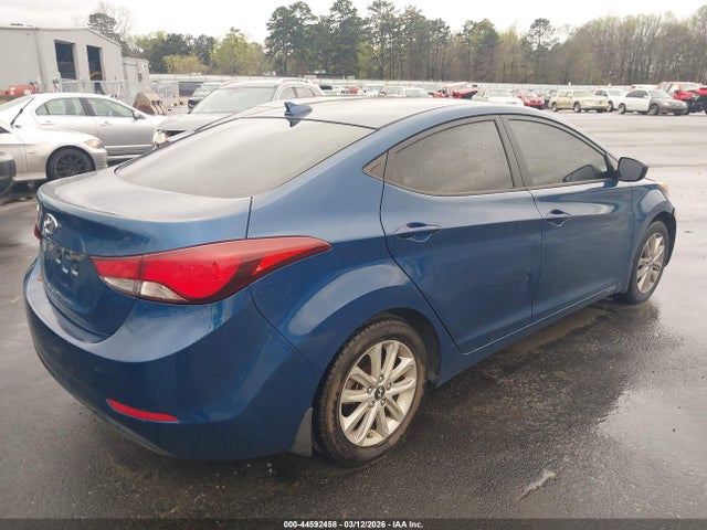 HYUNDAI ELANTRA SE - 4