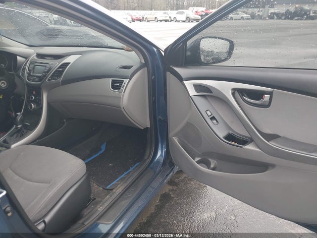 HYUNDAI ELANTRA SE - 5