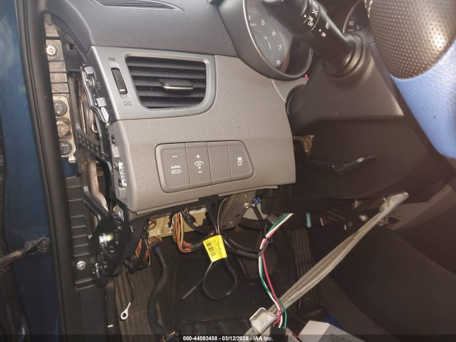 HYUNDAI ELANTRA SE - 6