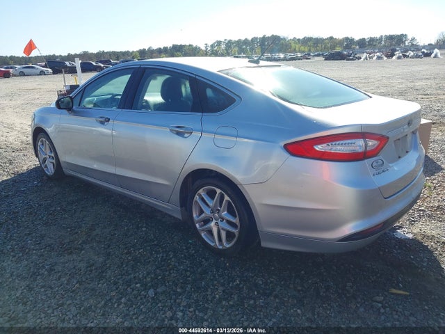 FORD FUSION SE - 3