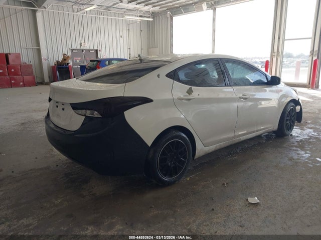 HYUNDAI ELANTRA GLS - 4