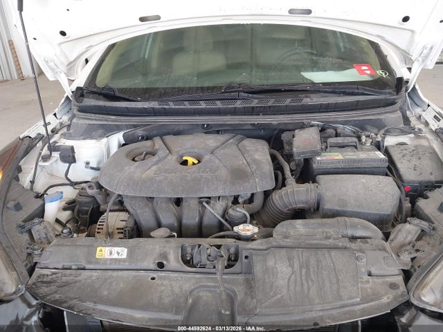 HYUNDAI ELANTRA GLS - 10