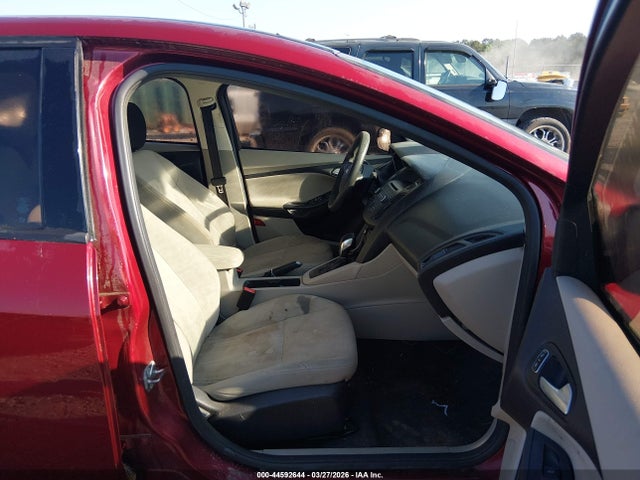 FORD FOCUS SE - 5