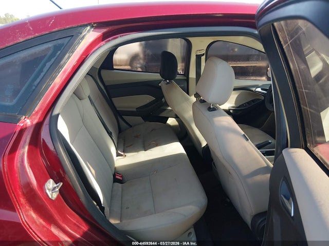 FORD FOCUS SE - 8