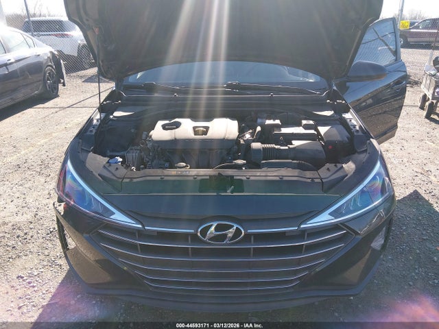 HYUNDAI ELANTRA VALUE EDITION - 10