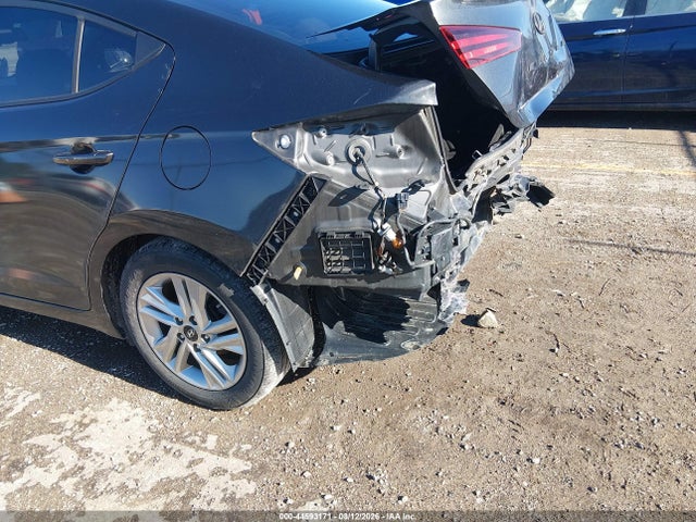 HYUNDAI ELANTRA VALUE EDITION - 6