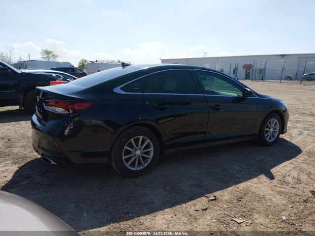 2018 HYUNDAI SONATA SE 4