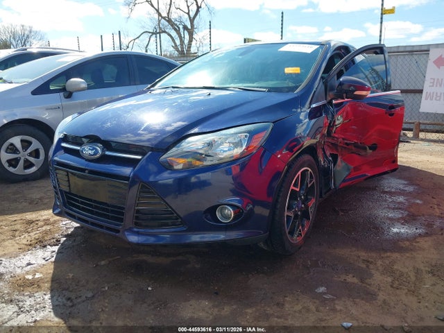FORD FOCUS TITANIUM - 2