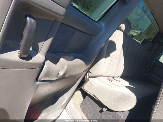 صورة 8 لـ 2004 Chevrolet SILVERADO 1500 LS