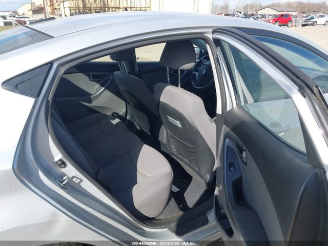 HYUNDAI ELANTRA SE - 8