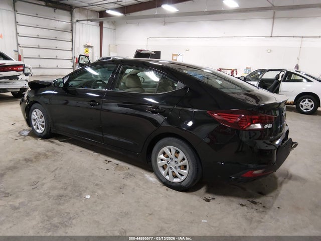 HYUNDAI ELANTRA SE - 3