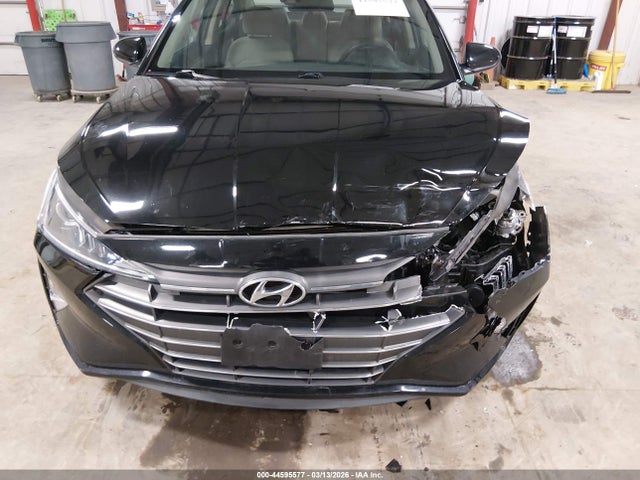 HYUNDAI ELANTRA SE - 6