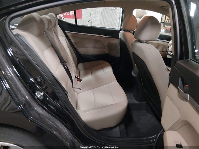 HYUNDAI ELANTRA SE - 8