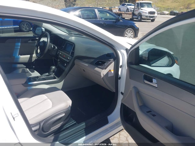 HYUNDAI SONATA HYBRID SE - 5