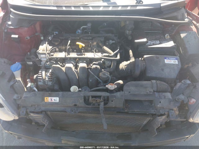 HYUNDAI ELANTRA SE - 10