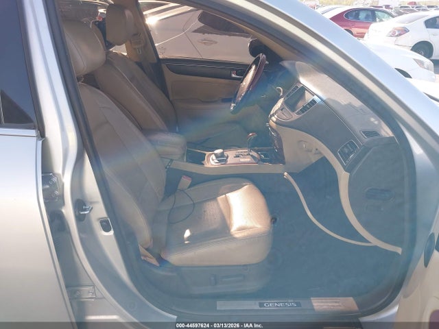 HYUNDAI GENESIS 4.6 - 5