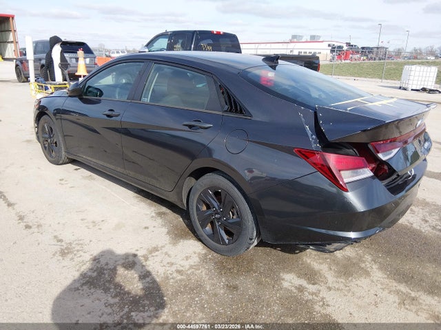 HYUNDAI ELANTRA SEL - 3