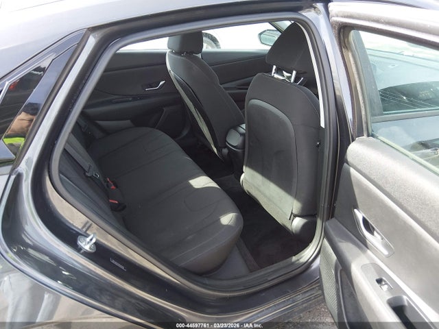 HYUNDAI ELANTRA SEL - 8