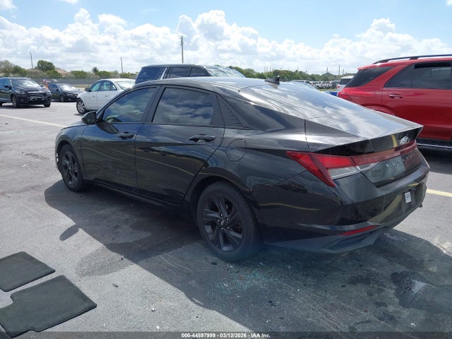 HYUNDAI ELANTRA SEL - 3