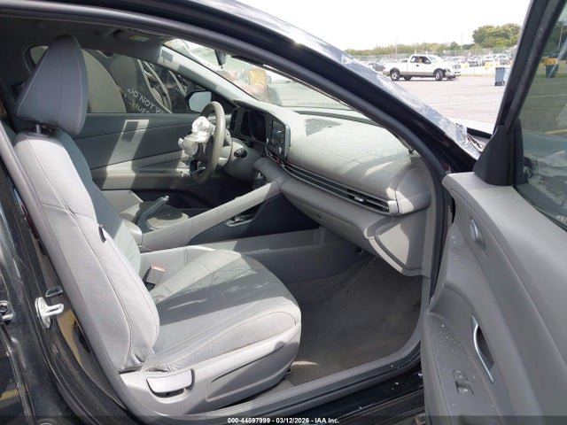 HYUNDAI ELANTRA SEL - 5