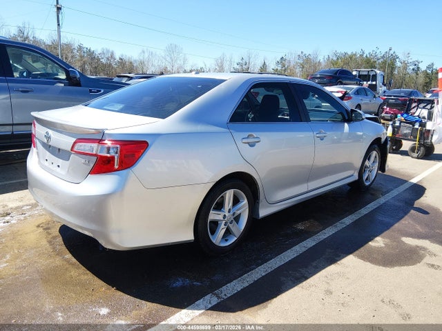 TOYOTA CAMRY - 4