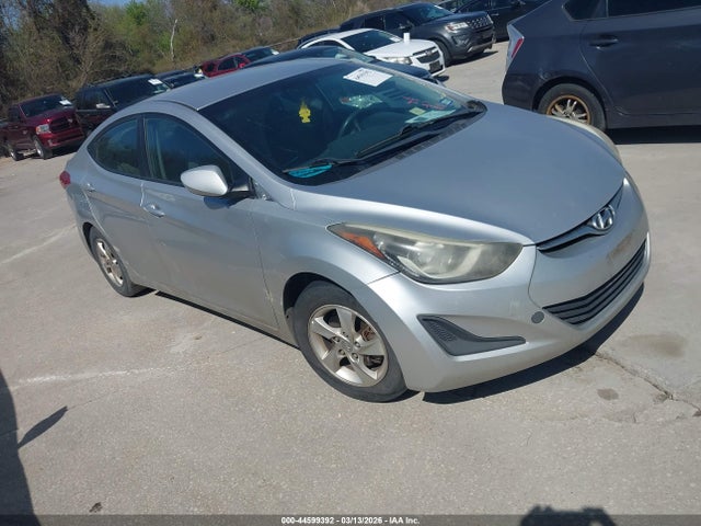 HYUNDAI ELANTRA SE - 1