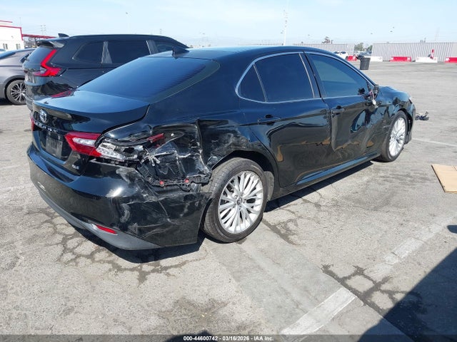 2018 Toyota CAMRY XLE V6 photo 4