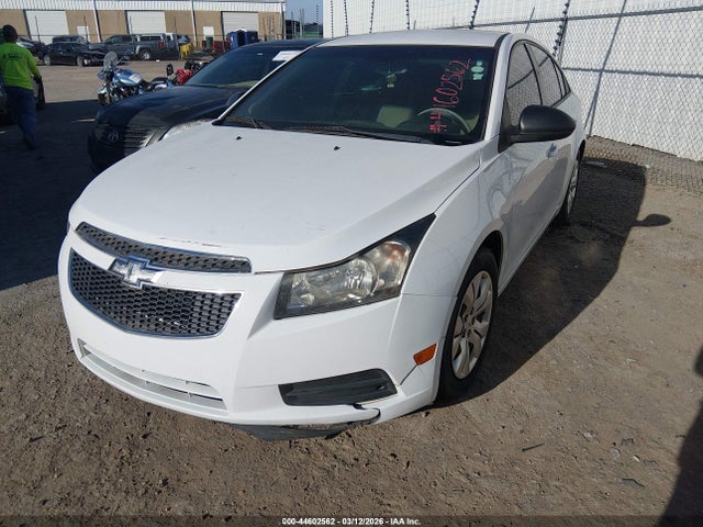 CHEVROLET CRUZE LS AUTO - 2