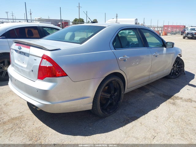 FORD FUSION SE - 4