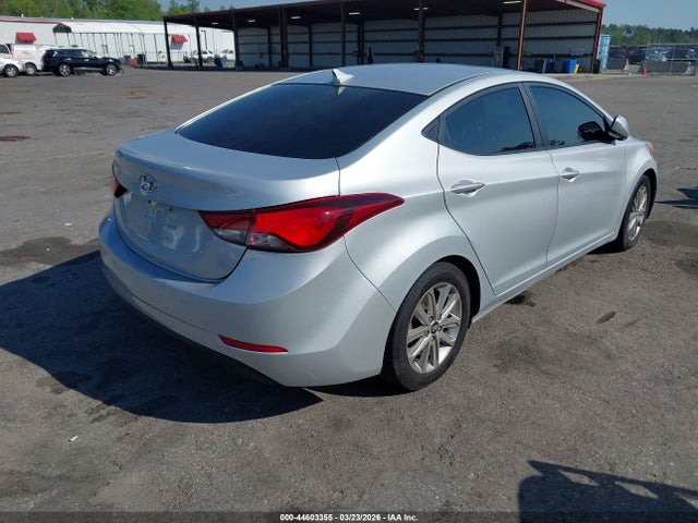 HYUNDAI ELANTRA SE - 4