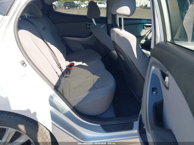 HYUNDAI ELANTRA SE - 8