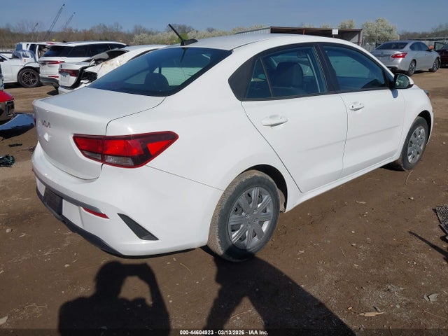 KIA RIO LX - 4