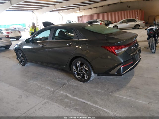 HYUNDAI ELANTRA SEL - 3