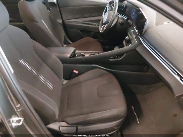 HYUNDAI ELANTRA SEL - 5