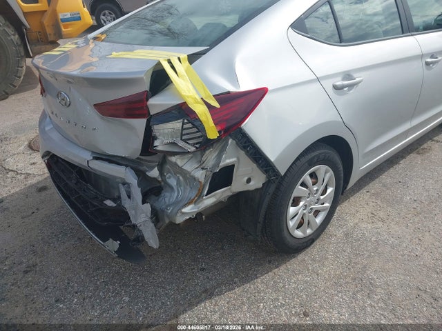 HYUNDAI ELANTRA SE - 4