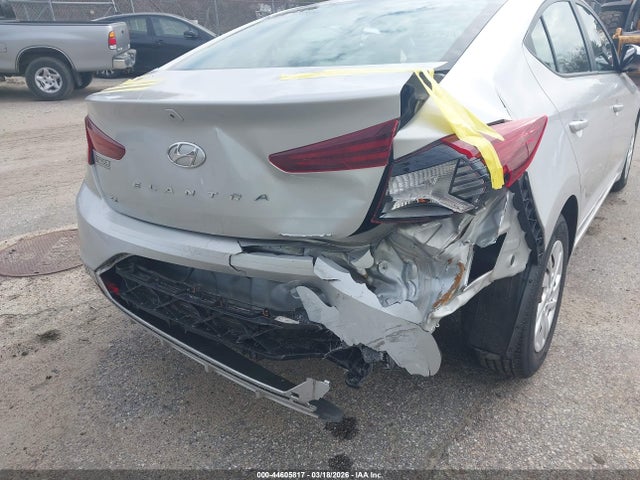 HYUNDAI ELANTRA SE - 6