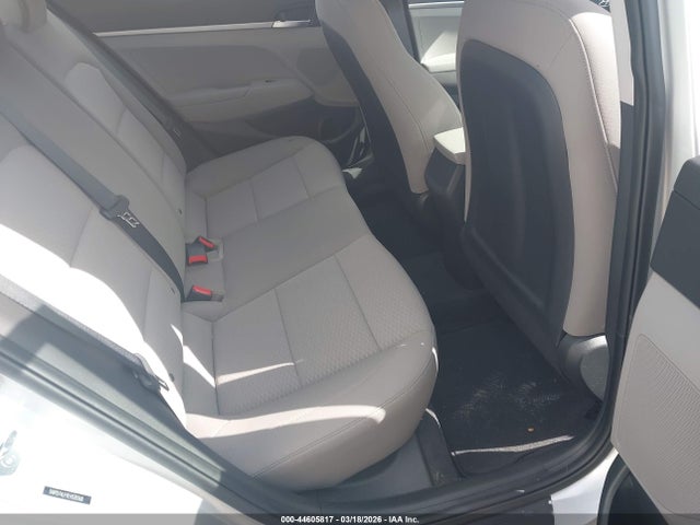 HYUNDAI ELANTRA SE - 8