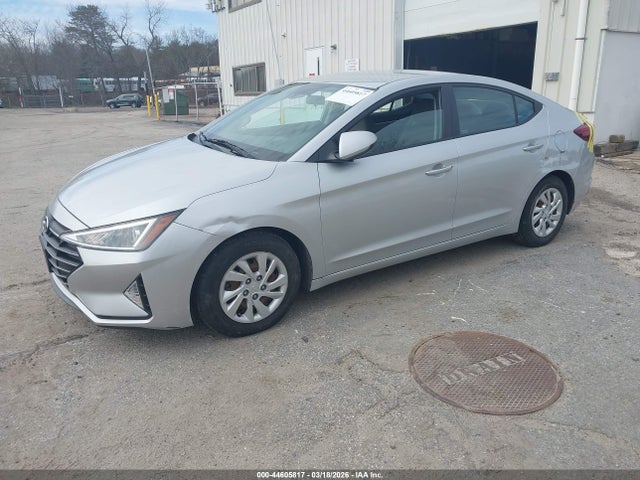 HYUNDAI ELANTRA SE - 2