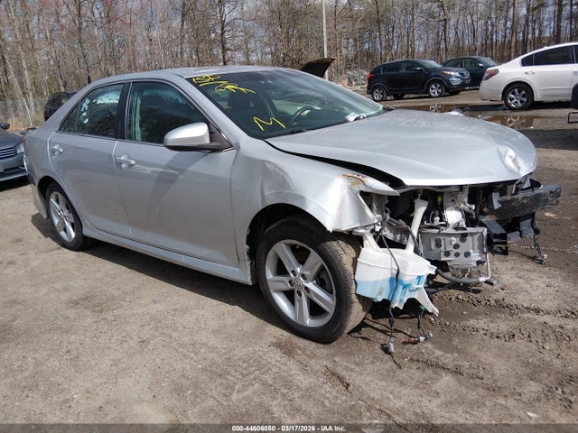 2013 TOYOTA CAMRY SE