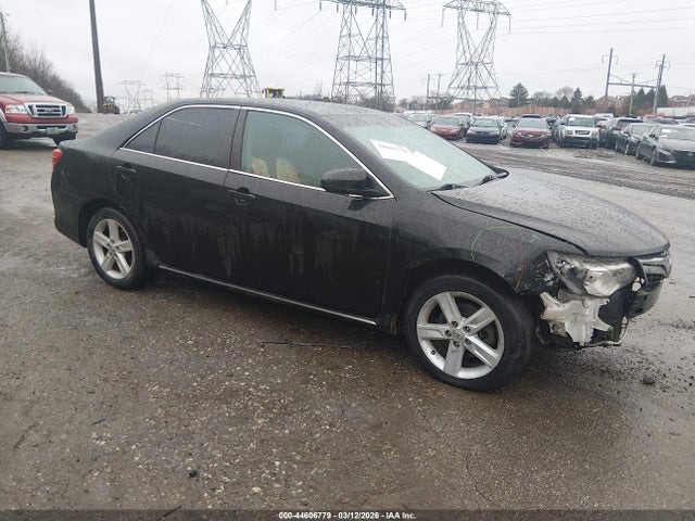 2012 Toyota CAMRY LE photo 1