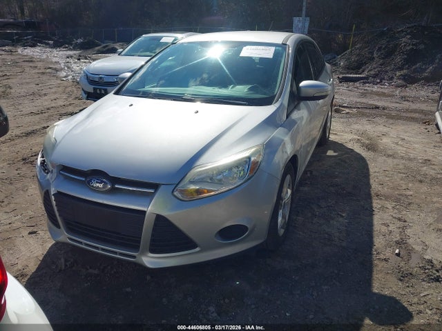 FORD FOCUS SE - 2