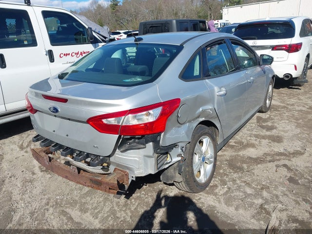 FORD FOCUS SE - 4