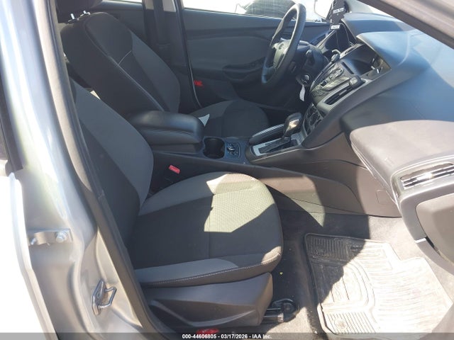FORD FOCUS SE - 5