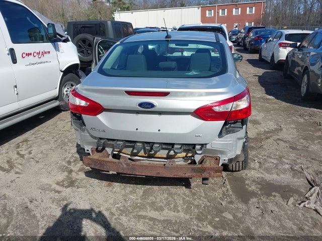 FORD FOCUS SE - 6