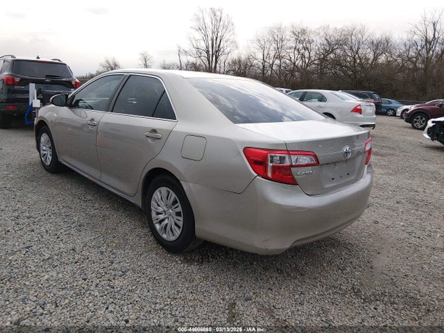 TOYOTA CAMRY - 3