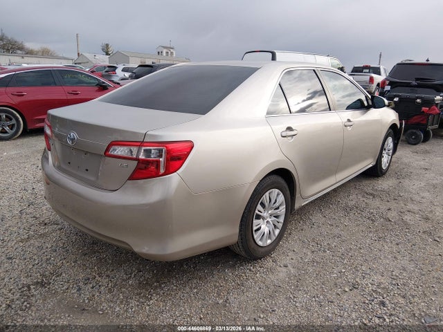 TOYOTA CAMRY - 4
